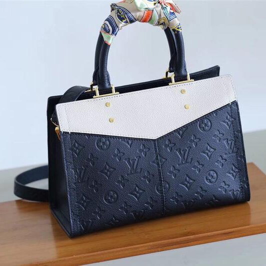 ルイヴィトン コピー オン オフ使える洗練デザイン スリー PM M44161